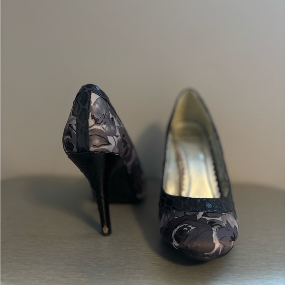 Stunning floral Not Rated heels - Picture 3 of 7